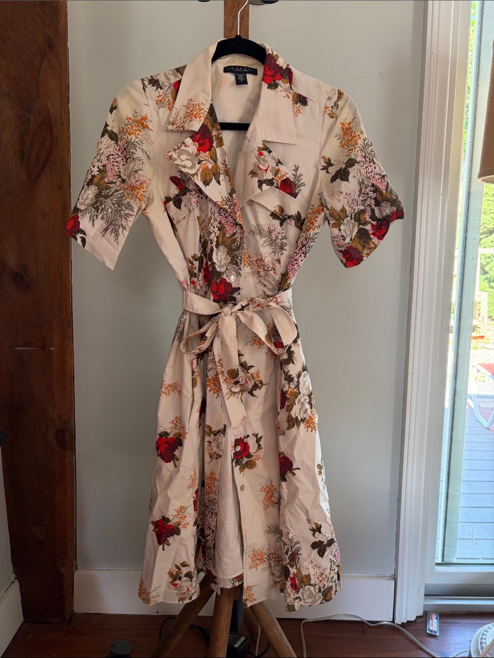 Laundry By Shelli Segal Beige Midi Shirt Dress with Red Floral Print
